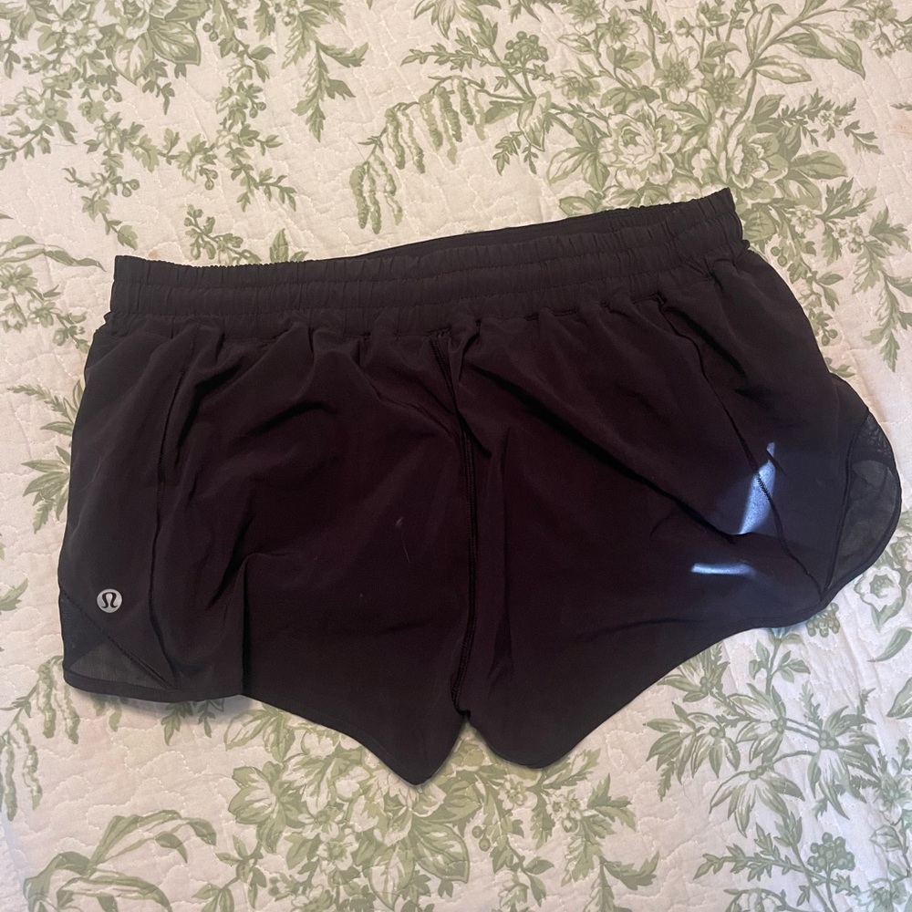 Lululemon 2.5” Hotty Hot Shorts